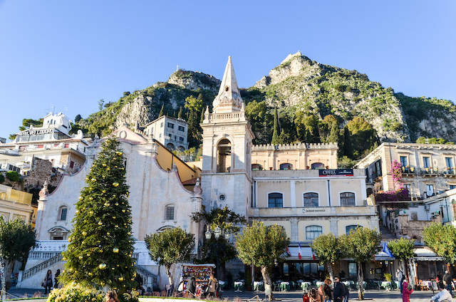 taormina_town_center_sicily