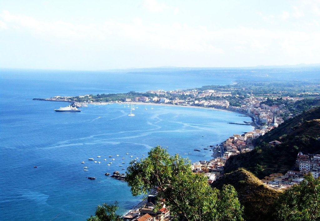 the_seafront_taormina_sicily