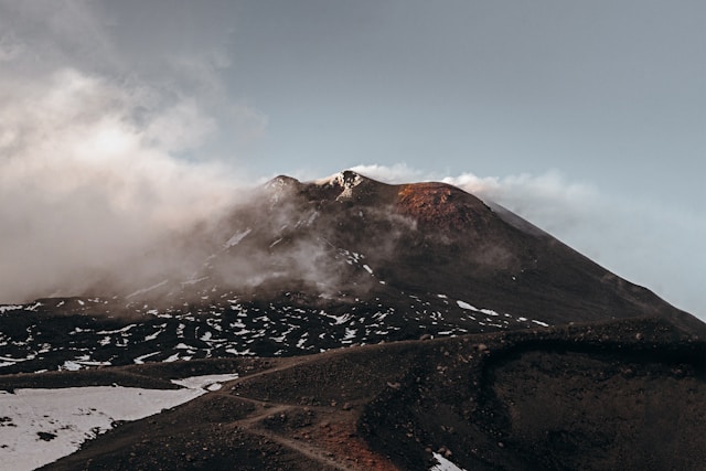 mount_etna_from_a_distance